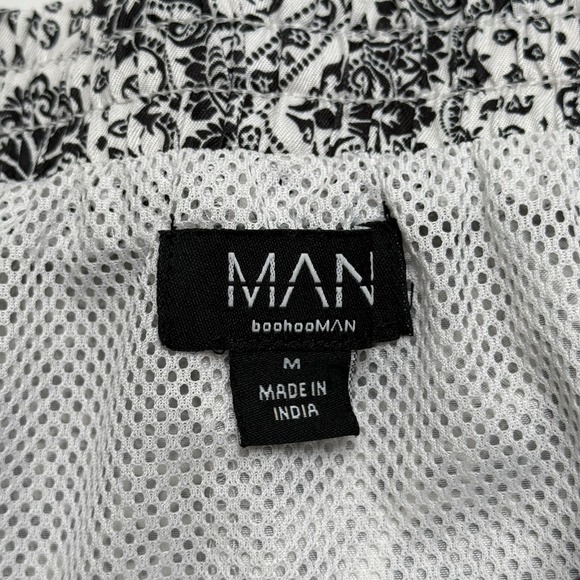 Boohoo Man Men's Size Medium Bandana Printed Swimming Shorts Trunks Black White - Picture 6 of 9